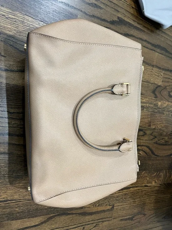 Michael Kors Beige Leather Satchel with Gold Hardware - Picture 4 of 7